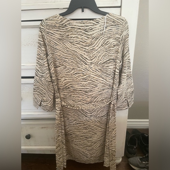 H&M Shift Dress with Waist Tie - XS - Beige, Black & White - Picture 2 of 7